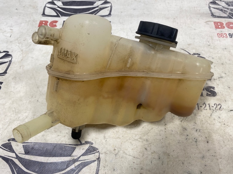 Бачок расширительный Ford Fusion 2012-2020 DG93 8A080 AD Б/У
