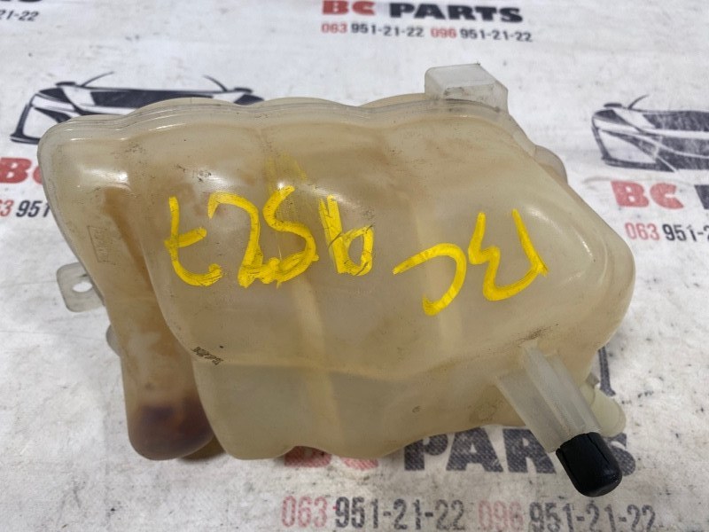 Бачок расширительный Ford Fusion