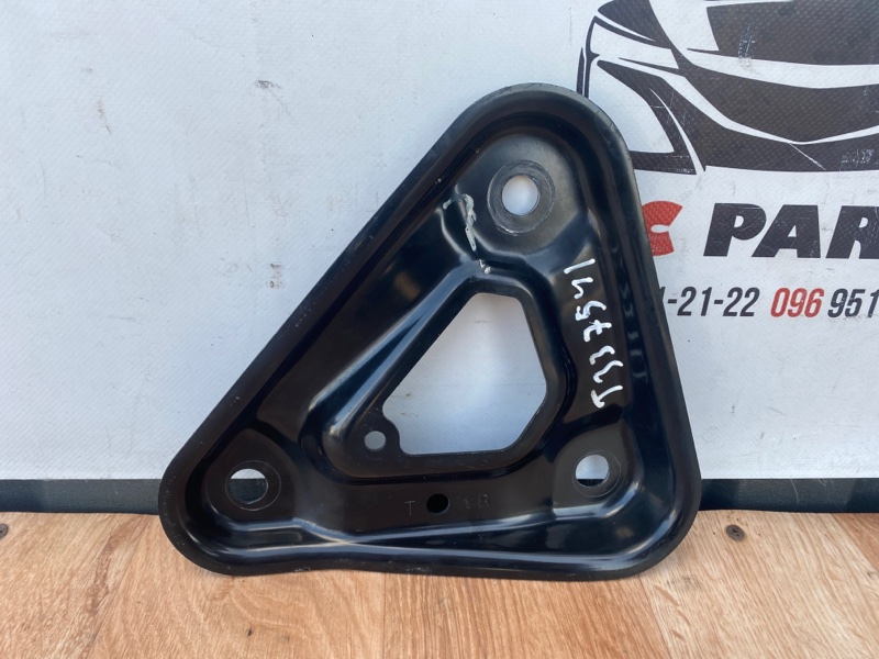 Кронштейн подрамника передний правый Nissan Rogue 2021 T33 2.5 544C4-6RA0B Б/У