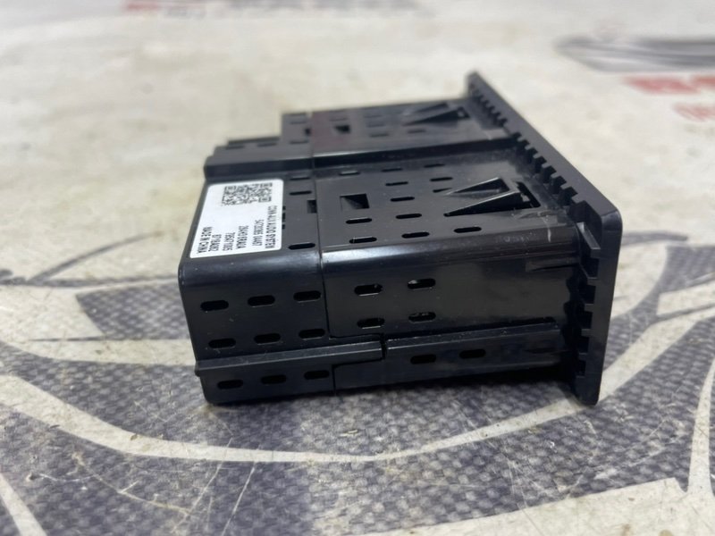 USB разъем Rogue 2021 T33 2.5
