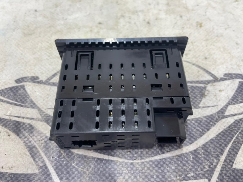 USB разъем Rogue 2021 T33 2.5