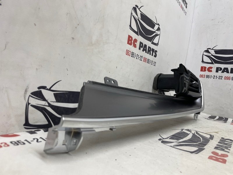 Воздуховод салона правый Rogue 2021 T33 2.5