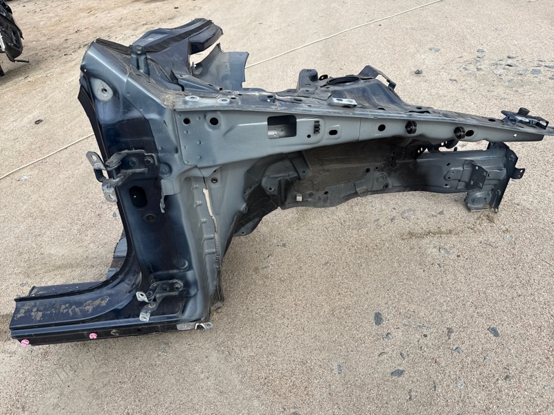 Четверть передний правый Mazda 3 2021 2.5 контрактная