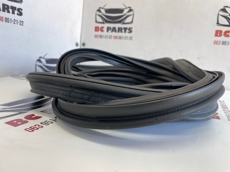 Уплотнительная резинка крышки багажника EV6 2023