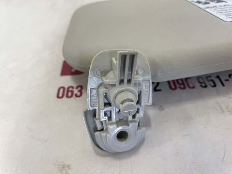 Козырек солнцезащитный правый EV6 2023