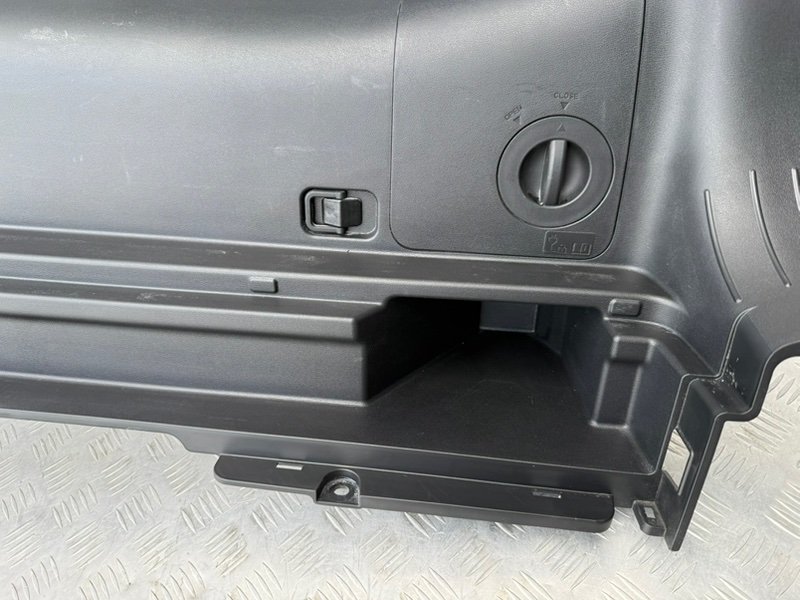 Карта багажника правая EV6 2023