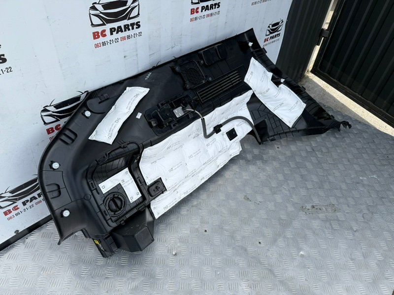 Карта багажника правая EV6 2023