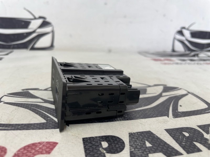 USB разъем Rogue 2021 T33 2.5