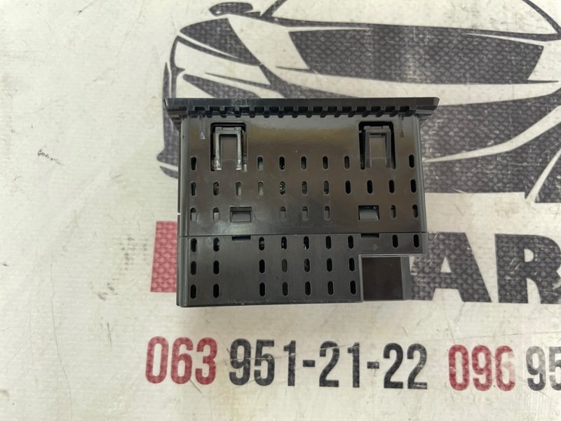 USB разъем Rogue 2021 T33 2.5