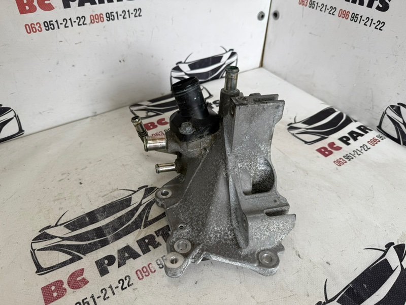 Корпус помпы Nissan Rogue T33 2.5