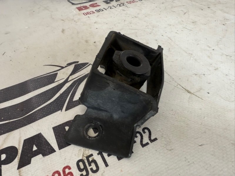 Подушка глушителя передняя Nissan Rogue T33 2.5