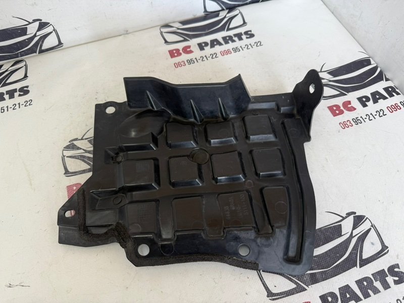 Защита двигателя правая Nissan Rogue 2021 T33 2.5 648386RR0A Б/У