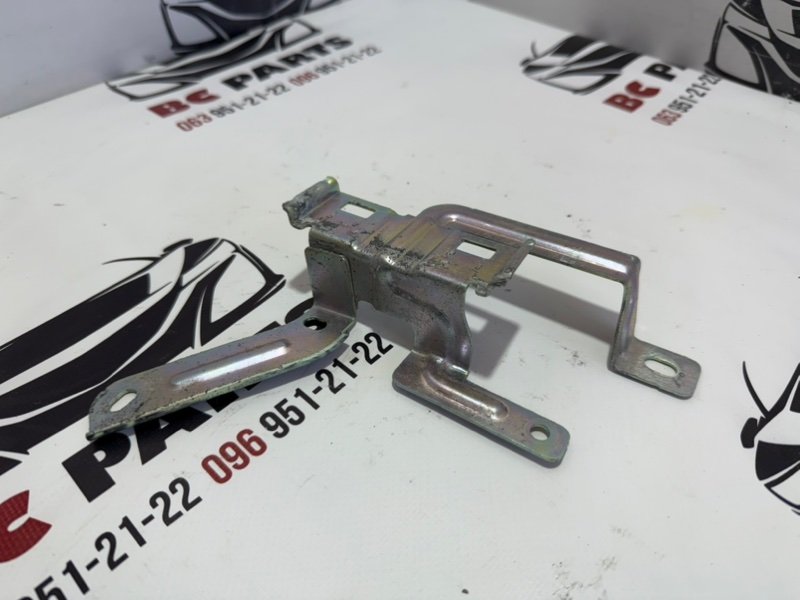 Кронштейн блока предохранителей Nissan Rogue 2021 T33 2.5 24388-6RA0A Б/У
