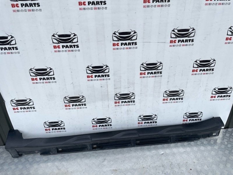 Накладка на порог наружная левая Outback 2018 2.5