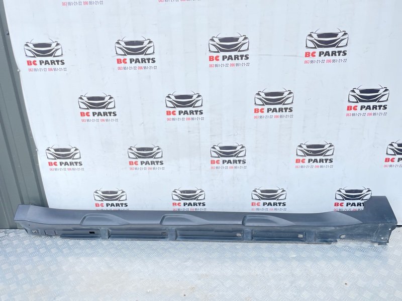 Накладка на порог наружная правая Subaru Outback 2018 2.5 91112AL56A Б/У