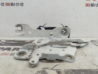 Петля капота правая Bmw 3 F30 2.0 Петля капота правая Bmw 3 F30 2.0
