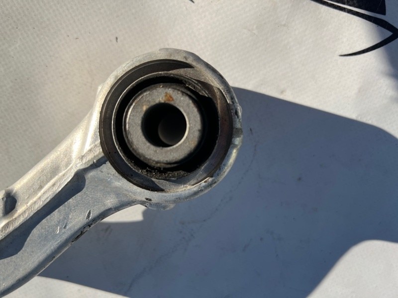 Рычаг подвески верхний задний правый Nissan Rogue T32 QR25 2.5