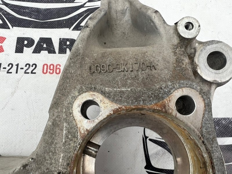 Цапфа передняя правая Ford Fusion