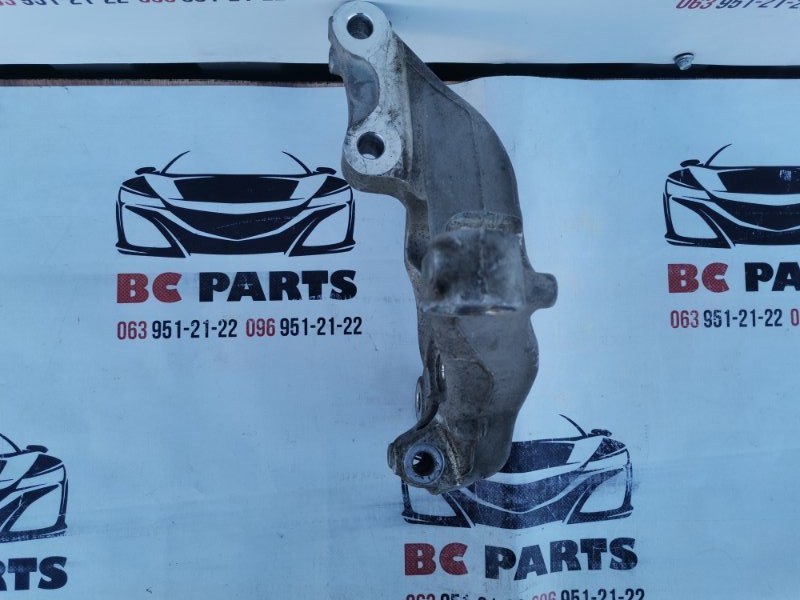 Цапфа передняя правая Ford Fusion