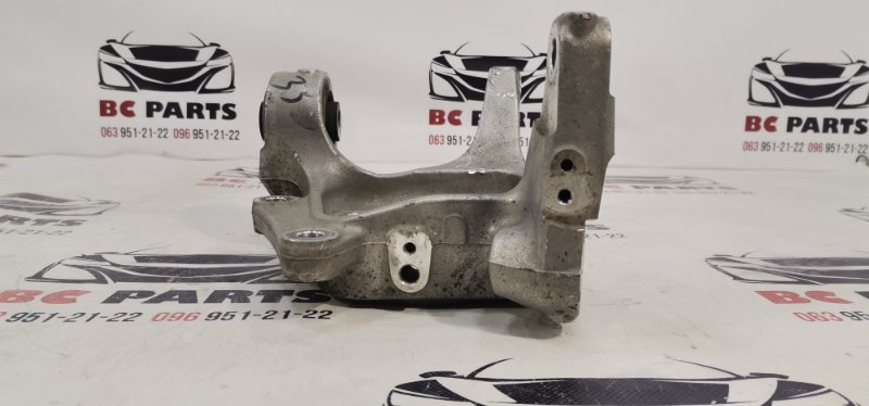 Цапфа задняя правая Ford Fusion