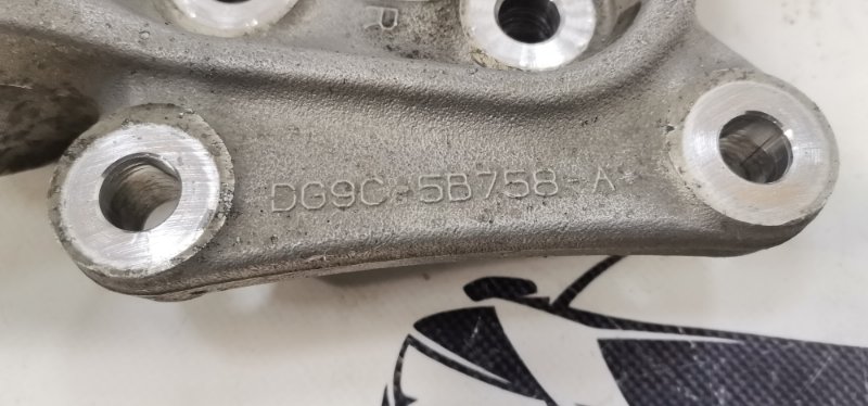 Цапфа задняя правая Fusion 2012-2020