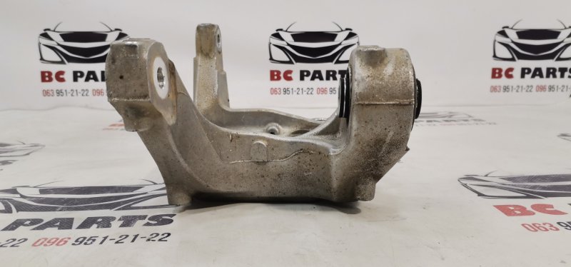 Цапфа задняя правая Ford Fusion 2012-2020 DG9C-5B758-A Б/У