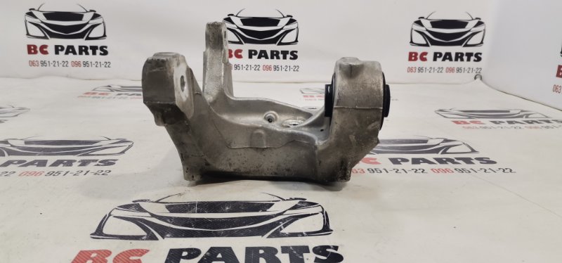 Цапфа задняя правая Ford Fusion 2012-2020 DG9C-5B758-A Б/У