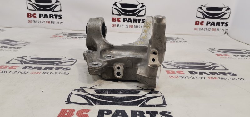 Цапфа задняя правая Ford Fusion