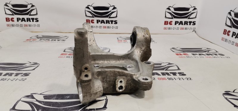 Цапфа задняя левая Ford Fusion