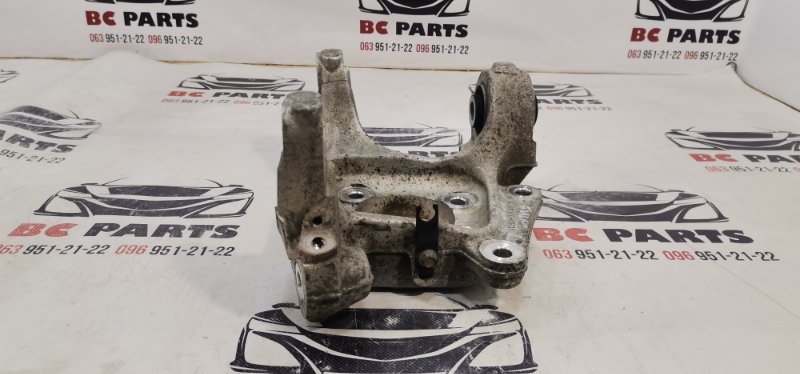 Цапфа задняя левая Ford Fusion