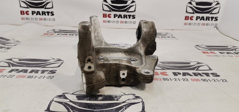 Цапфа задняя левая Ford Fusion