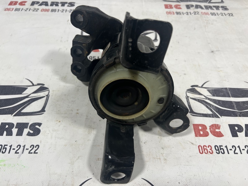 Подушка двигателя правая Ford Fusion 2.5