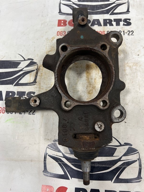 Цапфа передняя правая Dodge Journey 2011-2020 5171102AB Б/У