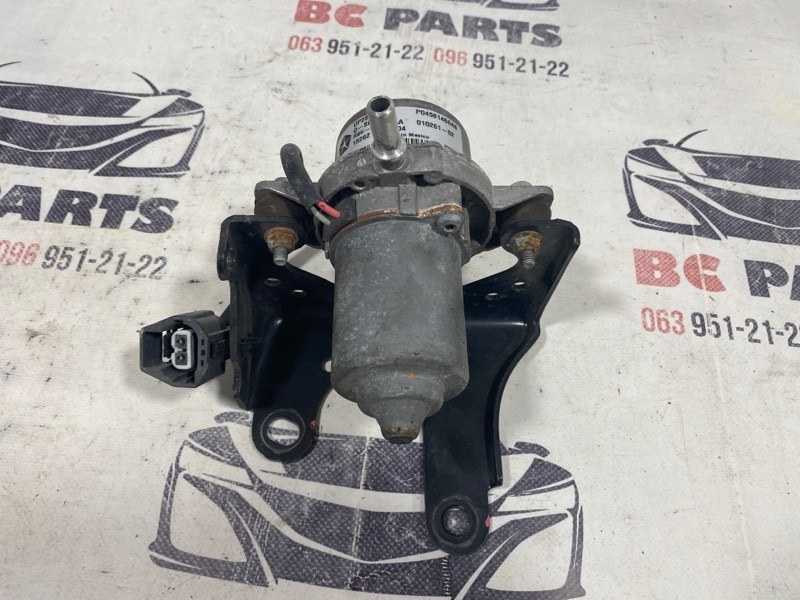 Вакуумный насос Dodge Journey 2011-2020 P04581486AB Б/У