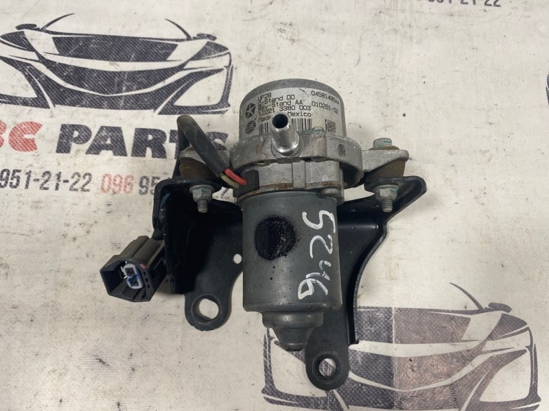 Вакуумный насос Dodge Journey 2011-2020 3.6 04581486AA Б/У