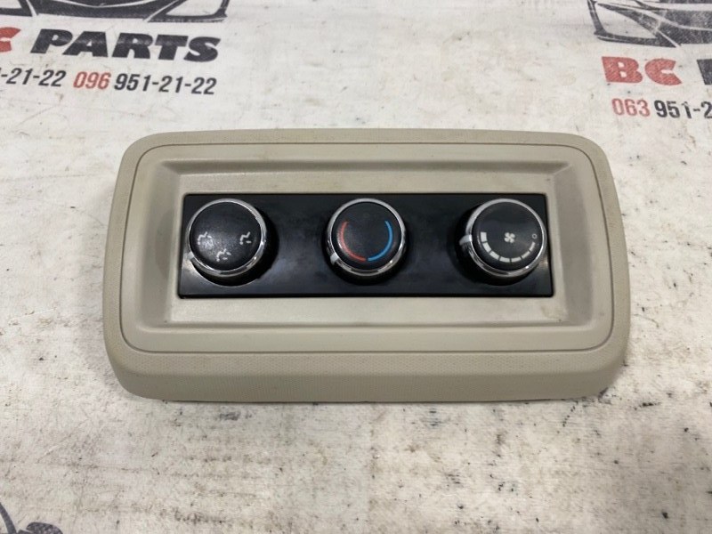 Блок управления климат-контролем Dodge Journey 2011-2020 55111312AC Б/У