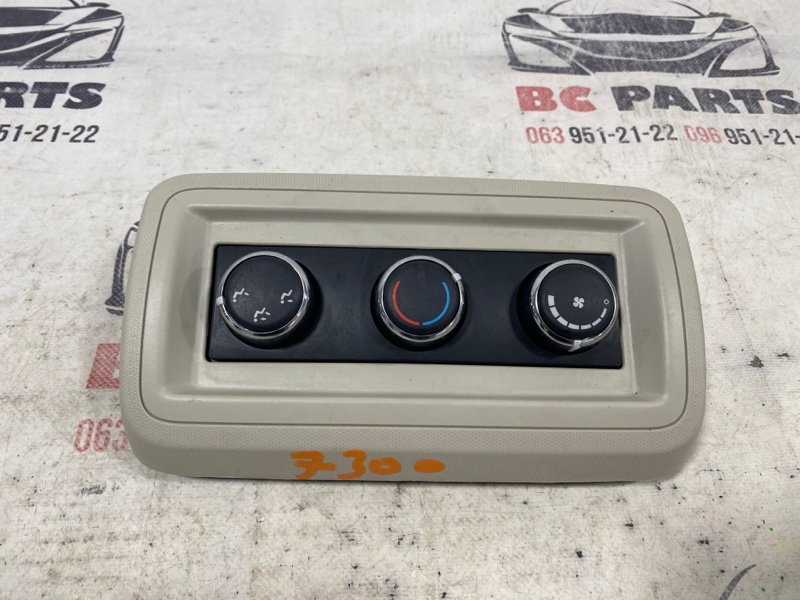 Блок управления климат-контролем Dodge Journey 2011-2020 55111312AC Б/У