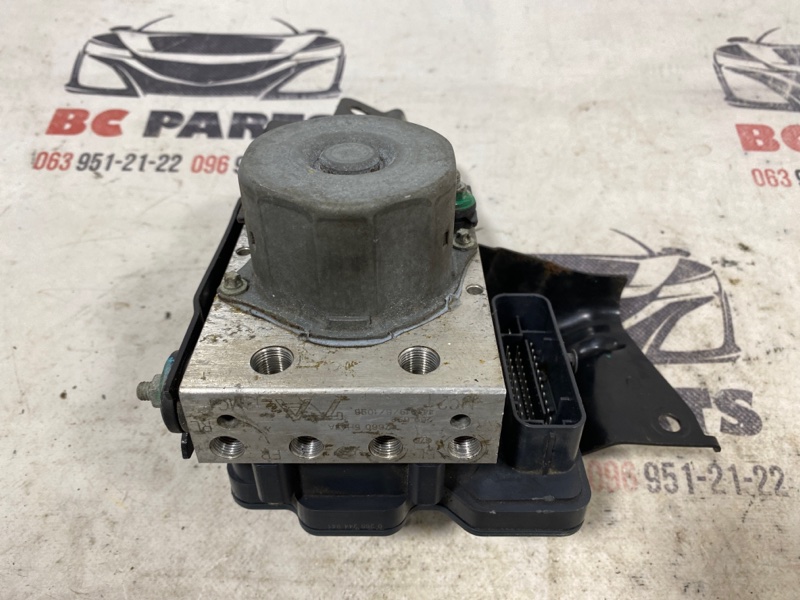 Блок ABS Nissan Rogue 2013-2020 T32 QR25 2.5 47660 5HA1A Б/У