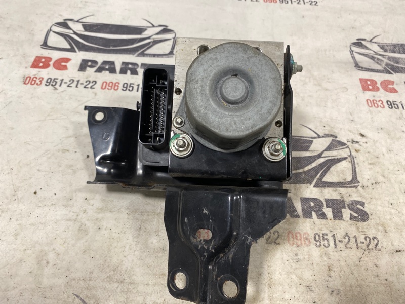 Блок ABS Nissan Rogue T32 QR25 2.5