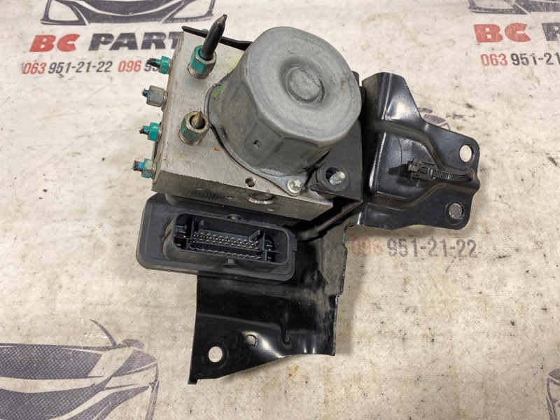 Блок ABS Nissan Rogue T32 QR25 2.5