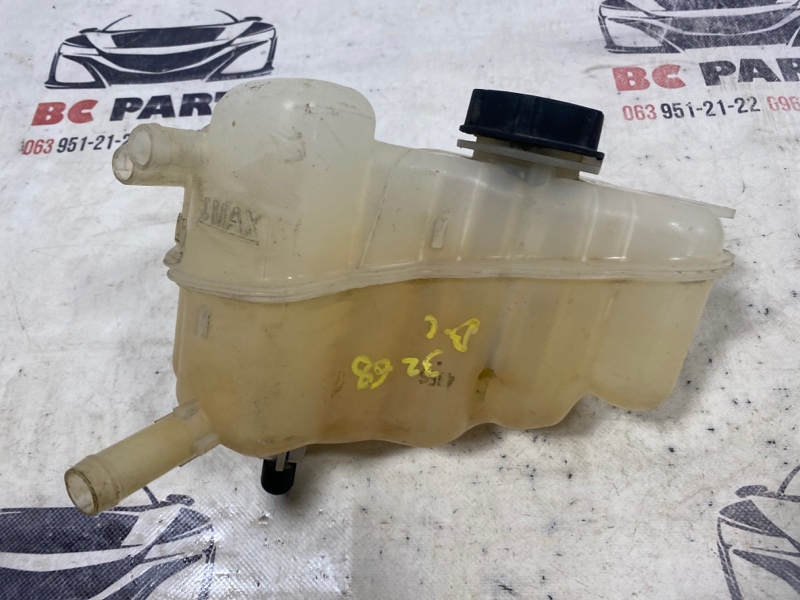 Бачок расширительный Ford Fusion 2012-2020 DG938A080AD Б/У