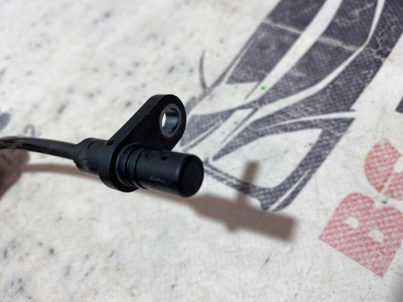 Датчик ABS задний правый Nissan Rogue T32