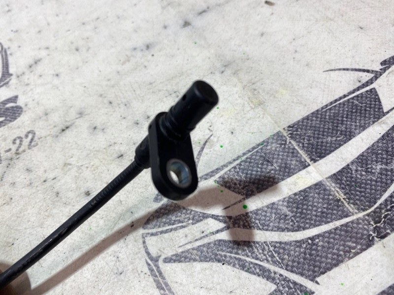 Датчик ABS задний правый Nissan Rogue T32