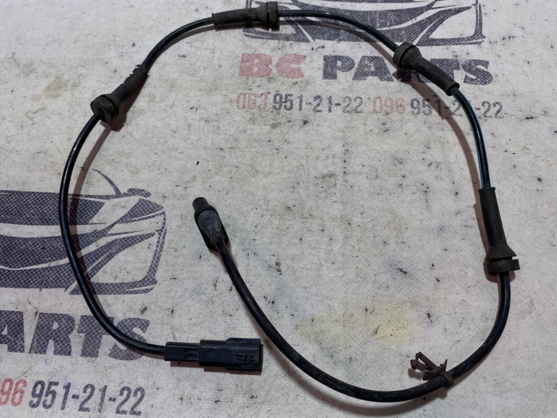 Датчик ABS задний правый Nissan Rogue T32