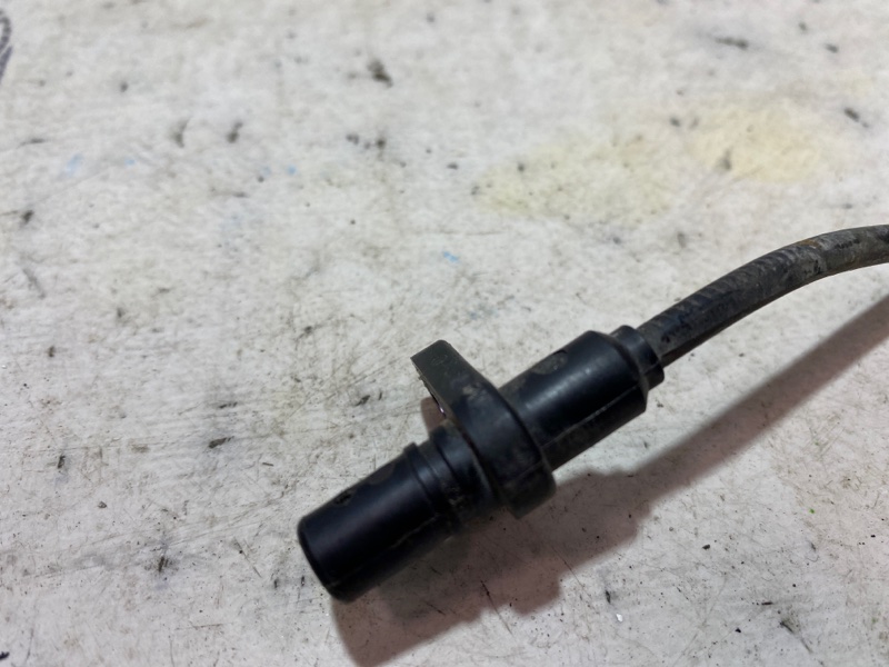 Датчик ABS задний правый Nissan Rogue T32