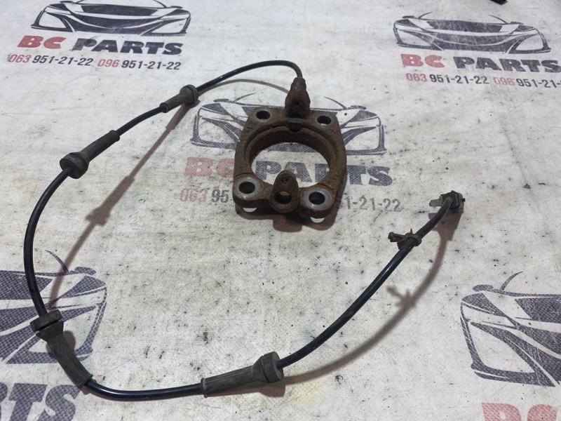 Датчик ABS задний правый Nissan Rogue T32