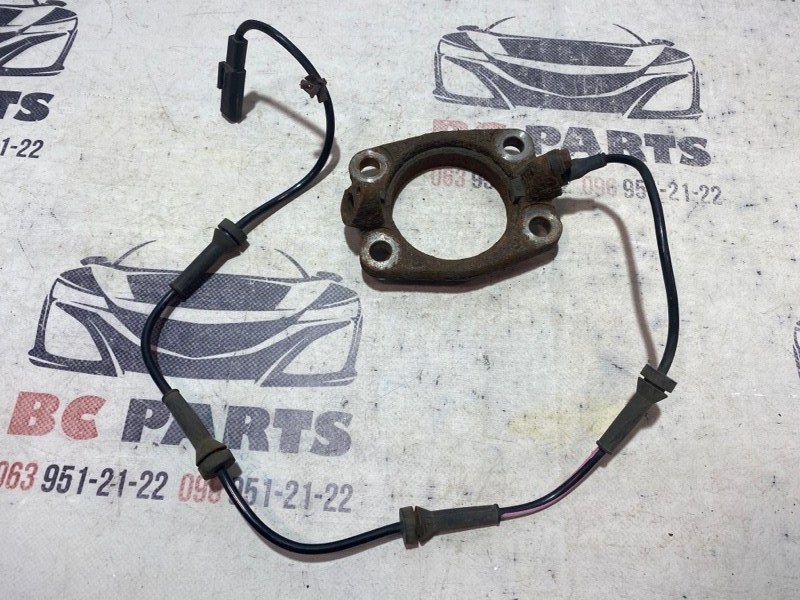 Датчик ABS задний правый Nissan Rogue T32