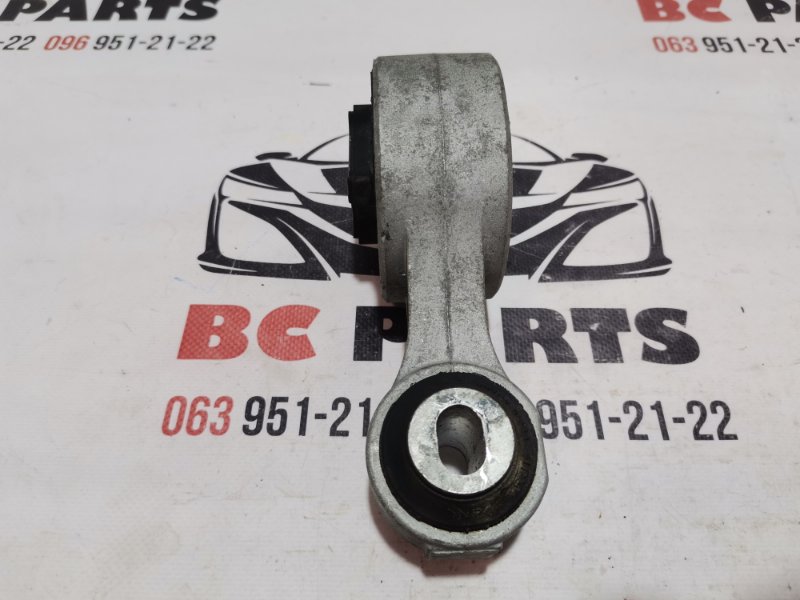 Подушка двигателя правая Nissan Rogue T32 QR25 2.5