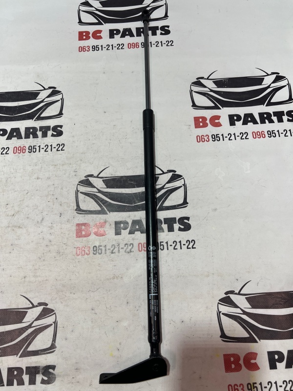 Амортизатор крышки багажника задний левый Nissan Rogue 2013-2020 T32 QR25 2.5 904515HA0A Б/У