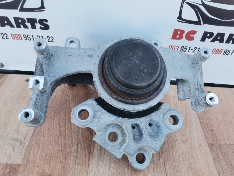 Подушка АКПП передняя левая Rogue 2020 T33 2.5